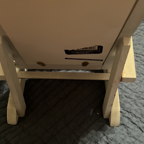 Distressed white beach chair picture frame - Picture 8 of 13